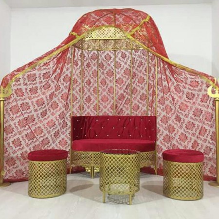 Kına Tahtı Kırmızı